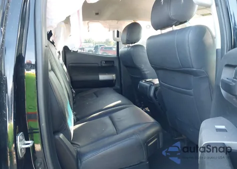 2009 Toyota Tundra Sr5 5.7L V8 z USA, uszkodzony, nr VIN 5TFBV54109X093469